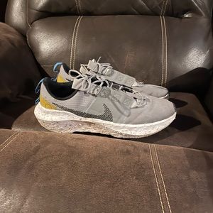 Men’s Nike sneakers